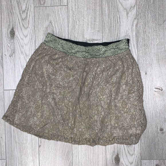 Lace Taupe/Green Skirt Size 4 - Picture 1 of 6